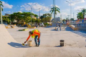 Manutenção na pista de skate da Linha Verde garante mais segurança aos usuários