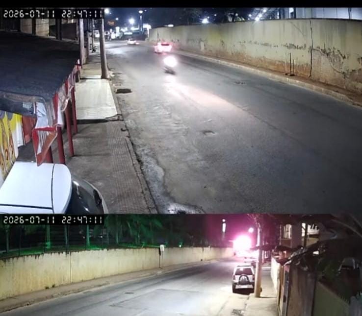 Vídeo mostra motociclista perder controle e cair em trecho com desnível no bairro Carlos Germano Naumann, em Colatina